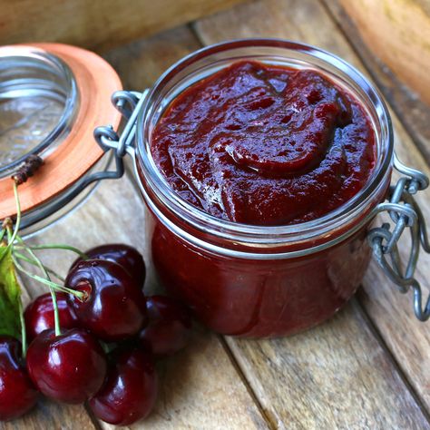 Slather this delicious sauce on grilled meat, chicken and burgers, add it to pulled pork, and use it in any recipe that calls for bbq sauce! Cherry Barbecue Sauce, Cherry Bbq Sauce, Homemade Chili Powder, Steak Sauce Recipes, Bbq Steak, Cherry Sauce, Barbecue Sauce Recipes, Bbq Sauces, Homemade Condiments