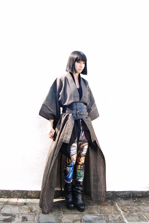 Futuristic Japanese Fashion, Kimono Street Fashion, Modern Kimono Fashion, Japanese Inspired Fashion, Kimono Modern, Mode Harajuku, Vietnam Fashion, Post Apocalyptic Fashion, Modern Kimono