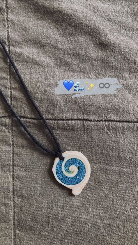 Clara Galle, Spiral Necklace, Girls Night Party, Resin Jewellery, Diy Bracelet Designs, Macrame Decor, Bullet Journal Doodles, Meus Pins, Diy Pendant