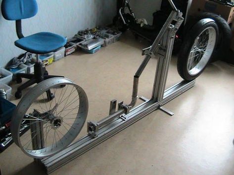 Home Made Tools, Eletric Bike, Moped Bike, Electric Car Conversion, Diy Tools Homemade, Lowrider Bicycle, Bike Builder, Motorbike Design, Motorcycle Frames