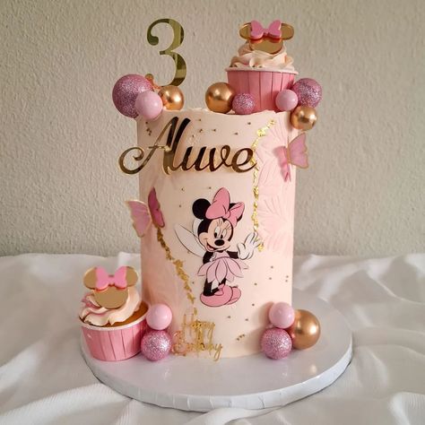 This client sent an inspiration image and I instantly knew this was a cake by @bakedbykhensi . Such a cute Minnie Mouse design, the client absolutely loved it and it was my pleasure to bring it to life for her. Though I enjoy cakes that allow me to express my creativity, some designs are just pretty as they are and replicating them is a joy. For your next celebration cake, please contact me on 063 334 9644. #BakedbyKudzai #MinnieMouseCake #MinnieMouseBirthdayCake #SandtonBaker #SandtonCakes... Mouse Cake Design, Minnie Mouse Cake Design, Cute Minnie Mouse, Minnie Mouse Birthday Cakes, Minnie Cake, Minnie Mouse Cake, Celebration Cake, Mouse Cake, My Pleasure