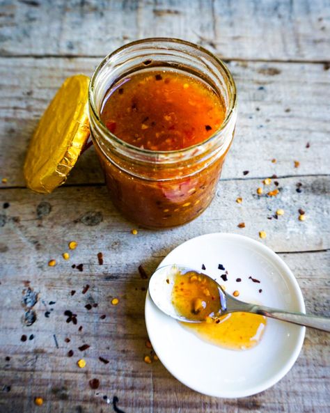 Homemade Sweet Chili Sauce Healthy, Healthy Sweet Chili Sauce, Sweet Mango Chili Sauce, Chili Water Recipe, Paleo Sweet Chili Sauce, Homemade Sweet Thai Chili Sauce, Easy Sweet Chili Sauce, Home Made Sweet Chilli Sauce, Diy Sweet Chili Sauce Easy