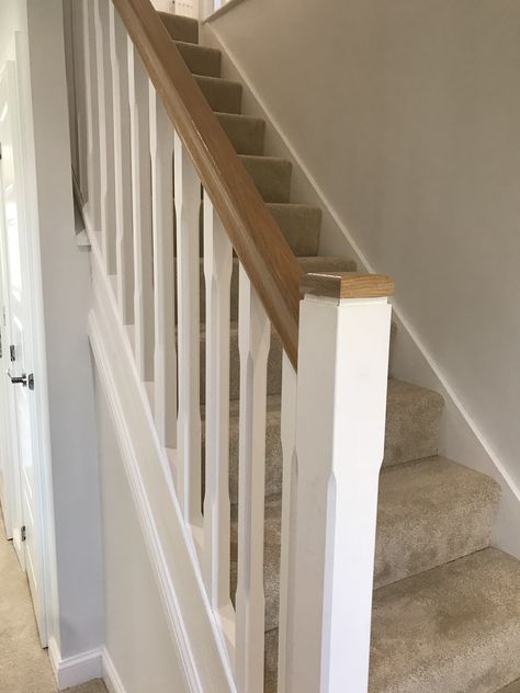 White And Wood Banister, Stair Bannisters, Bannister Ideas, Hallway House, Wood Banister, Hallway Landing, Oak Banister, House Hallway, Stairs Renovation