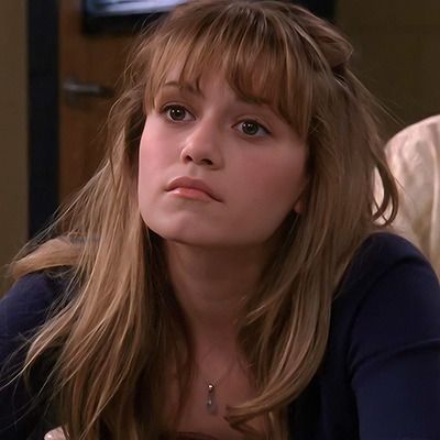 Haley James Scott Icons, Hailey James Scott, One Tree Hill Cast, Haley James, Bangs Ponytail, Haley James Scott, 00s Style, Blonde Bangs, James Scott