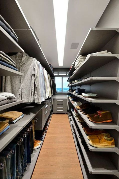 Closet Aberto: Confira Informações Valiosas e +82 Modelos Inspiradores Bedroom Closet Doors Sliding, Ikea Closet Organizer, Small Closet Organization Bedroom, Closet Small Bedroom, Bedroom Closet Doors, Corner Closet, Closet Built Ins, Walking Closet, Walk In Closet Design