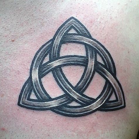 Family Knot Tattoo, Triquetra Tattoo Men, Welsh Symbols, Triquetra Tattoo, Trinity Knot Tattoo, Celtic Tattoos For Men, Shamrock Tattoos, Celtic Knot Tattoo, Celtic Cross Tattoos