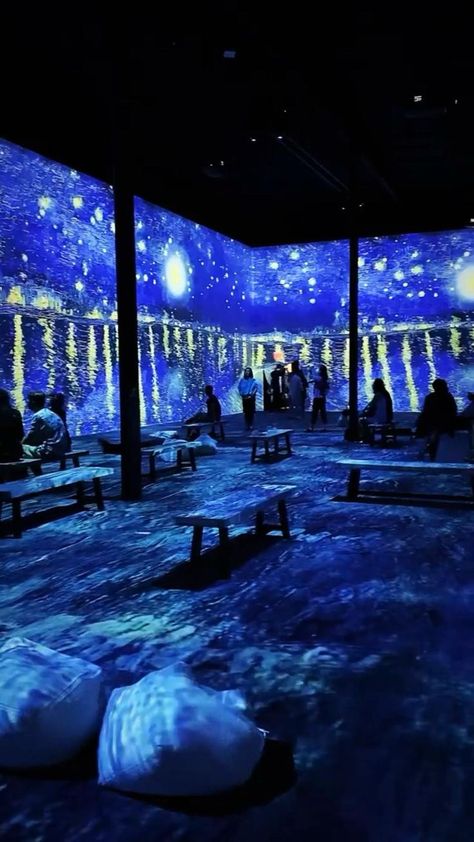 Art Vincent Van Gogh, Starry Night Prom, Van Gogh Aesthetic, Van Gogh Exhibition, Experiential Art, Museum Photography, Arte Van Gogh, Van Gogh Museum, Draw Picture