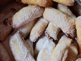 Kiffles or kipferl. Austrian or Hungarian recipe. My grandmother from Serbia made these cookies every Yuletide Kiffles Recipe, Austrian Desserts, Hungarian Dishes, Christmas Cookie Recipes Holiday, Hungarian Cuisine, Austrian Recipes, Hungarian Food, Croatian Recipes, Filled Cookies