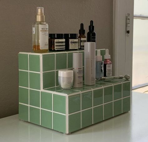 Maximalist Shelf Styling, Diy Tile Furniture, Unique Room Decor Diy, Funky Diy Decor, Room Inspo Diy, Tile Furniture Diy, Diy Sculpture Ideas, Plexiglass Ideas, Clay Art Diy