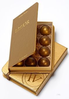 Gold Box Design, Luxurious Chocolate Packaging, Chocolate Boxes Ideas, Luxury Chocolate Box Design, Chocolate Label Design, Chocolate Design Packaging, Luxury Food Packaging, Gold Packaging Design, Chocolate Packaging Ideas