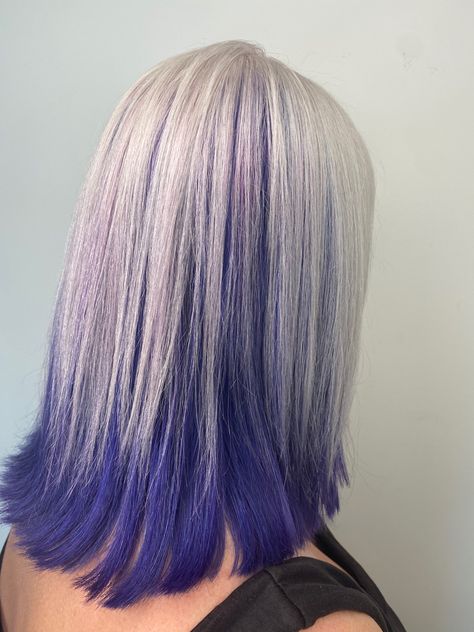 Purple And Silver Hair Split Dye, Platinum Blonde With Purple Underneath, Silver Hair With Purple Underneath, Purple Underneath Hair Blonde, Underneath Dyed Hair For Blondes, Blonde Hair With Purple Underneath, Blonde Hair With Purple Highlights, Purple And Blonde Hair, Purple Underneath Hair