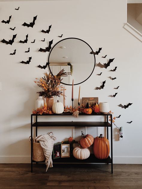 Witch Fall Decor, Spooky Season Diy Decor, Fall Halloween Decor Ideas For The Home, Fall Decor Inspo Living Room, Cute Fall Halloween Decor, Fall Halloween Mantle, Fall Halloween Table Decor, Fall Decor Apartment Living Room, Halloween Decor Not Scary