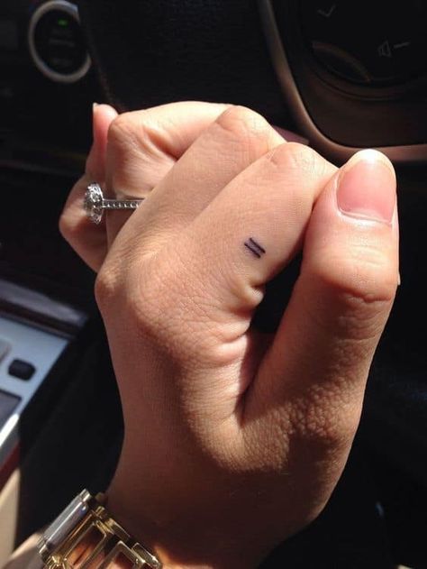 Girl Finger Tattoos, Tiny Finger Tattoos, Feminist Tattoo, Finger Tats, Meaningful Tattoos For Women, Small Girl Tattoos, Small Meaningful Tattoos, Delicate Tattoo, Discreet Tattoos