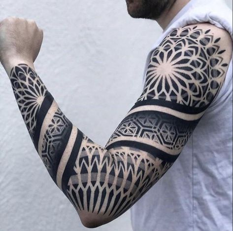 Geometric Tattoo Sleeve Designs, Dotwork Mandala, Mandala Tattoo Sleeve, Geometric Mandala Tattoo, Geometric Sleeve Tattoo, Forearm Band Tattoos, Full Arm Tattoos, Geometry Tattoo, Bicep Tattoo