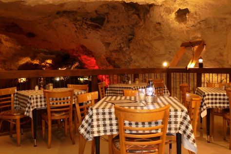 7 Of The Most Unusual Restaurants In Arizona Surprise Arizona Restaurants, Page Arizona Restaurants, Grand Canyon Caverns, Tuscon Arizona, Adventure Goals, Surprise Arizona, Travel Arizona, Arizona Restaurants, Arizona Trip