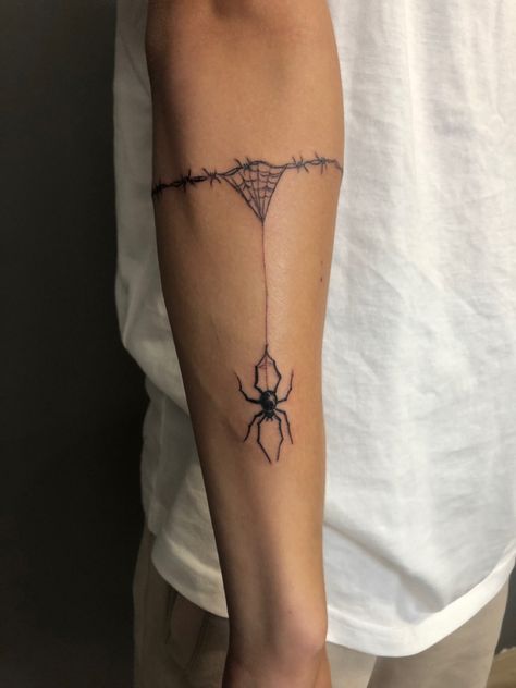 Spider Tattoo On Chest Men, Tattoo Ideas For Men Spider, Mens Spider Tattoo, Hanging Spider Tattoo, Spider Tattoo Men, Amethyst Tattoo, Small Tattoos For Guys Arm, Tattoo Main, Xo Tattoo