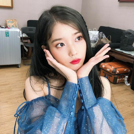 IU Instagram @dlwlrma Iu Blue, Lee Sung Kyung, Block B, Korean Dress, Korean Actresses, Snl, Korean Actress, Kpop Girl Groups, K Idols