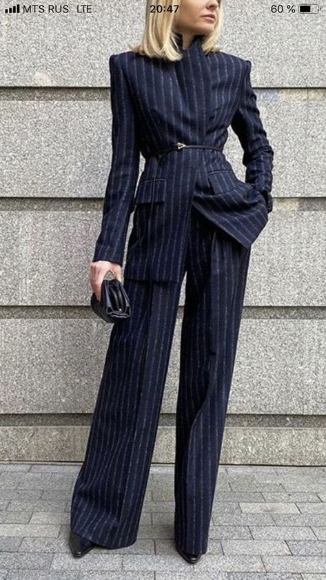 Formal Pantsuits For Women, Tailored Suit Women, Suit Dress Women, Womens Tailored Suit, Suit Dresses, Office Casual Outfit, Diy Vetement, Formal Suit, Stylish Work Attire