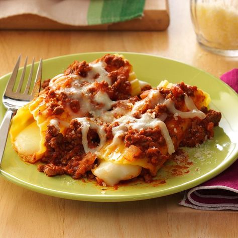 How To Stuff Manicotti Shells, Homemade Manicotti Recipe, String Cheese Recipes, Meat Manicotti, Easy Manicotti Recipe, Baked Manicotti, Cheese Manicotti, Cheese Noodles, Pasta Ideas