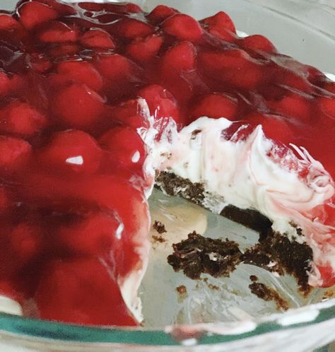 Keto Cheesecake With Cherry Pie Filling, Low Carb Cherry Cheesecake, Keto Cherry Pie Bars, Low Carb Cherry Dessert, Keto Cherry Dessert, Keto Cherry Pie, Keto Cherry Cheesecake, Low Carb Cherry Pie, Keto Pies