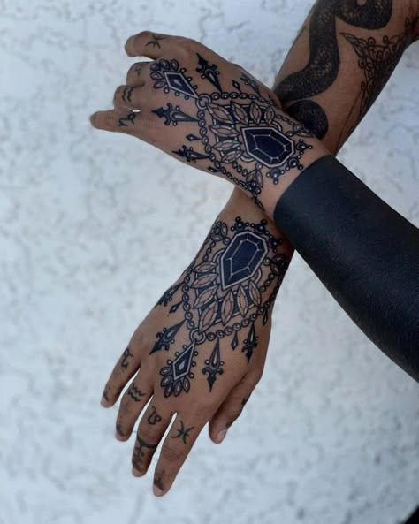 Hand Wrist Tattoo, Black Casket, Traditional Style Tattoos, E.t Tattoo, Lower Arm Tattoos, Underboob Tattoo Designs, Graphic Tattoo, Inspo Tattoo, Baby Tattoo