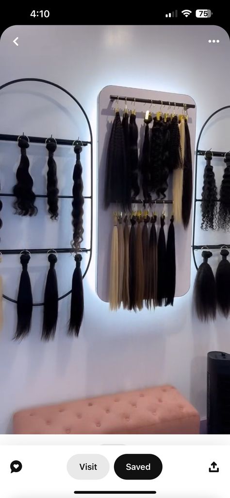 Hair Salon Accent Wall Ideas, Hair Salon Ideas Stations, Home Salon Ideas, Hair Studio Ideas, Hair Studio Decor, Salon Suite Decor, Small Salon, Boutique Business, Salon Suites