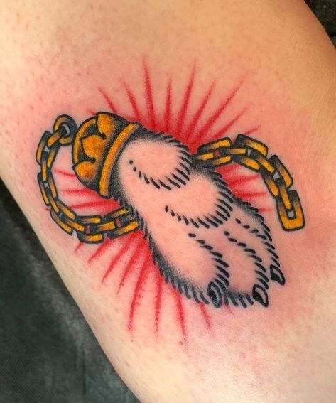 Rabbit Foot Tattoo, Paw Tattoos, Private Tattoo Studio, Peach Tattoo, Lucky Tattoo, Traditional Tattoo Inspiration, Optical Illusion Tattoo, Traditional Style Tattoo, Saved Tattoo