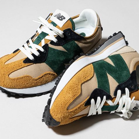 New Balance 327, Green Sneakers, Mommy Style, New Balance Men, Swag Shoes, Latest Sneakers, New Sneakers, Black Laces, Shoe Game