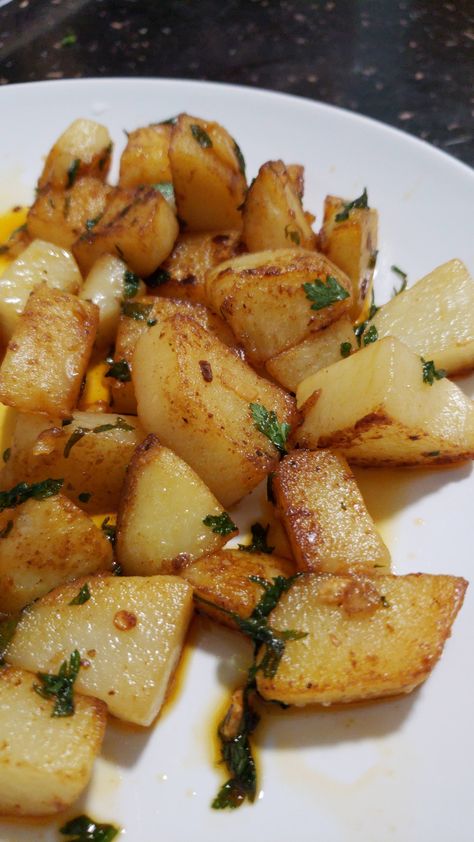 Easy To Cook Meals, Home Fries, Lemon Herb, Life Itself, Easy Food Art, Food Therapy, Healthy Food Motivation, Homemade Snacks, Healthy Foodie