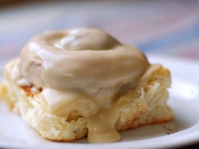 amish cinnamon rolls with caramel frosting - oh ! Amish Cinnamon Rolls, Fluffy Cinnamon Rolls, Caramel Frosting, Tasty Kitchen, Amish Recipes, Breakfast Breads, Rolls Recipe, Breakfast Casserole, Baklava