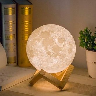 63 wildly popular gifts on Amazon under $35 Birthday Moon, Moon Light Lamp, 3d Moon, Moon Lamp, Lampe Decoration, Mood Lighting, Decoration Photo, Night Light Kids, Moon Light