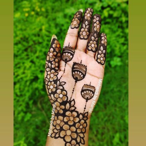 Jhumka Mehndi Design Back Hand, Mehendi Designs For Hands Unique Simple, Frunt Mehandi Design Stylish, Jhumka Designs Mehandi, Latest Stylish Mehndi Designs Front Hand, Jumka Mehandi Designs, Jhumka Mehndi Design, Jhumka Mehndi, Henna Elements