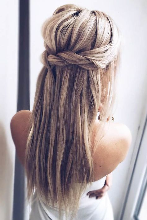 Twisted Half Up Straight Hairstyles #straighthairstyles #longhair #hairstyles ❤️Are you looking for straight hairstyles that are all the rage this season? We have a collection of hairstyles for straight hair that look really cute.❤️ #lovehairstyles #hair #hairstyles #haircuts Straight Hair With Braids On Top, Minimalist Wedding Hairstyles, Wedding Hair Up, Wedding Hair Down, Braided Hairstyles For Wedding, Long Blonde, Blonde Bobs, Long Straight Hair, Wedding Hairstyles For Long Hair