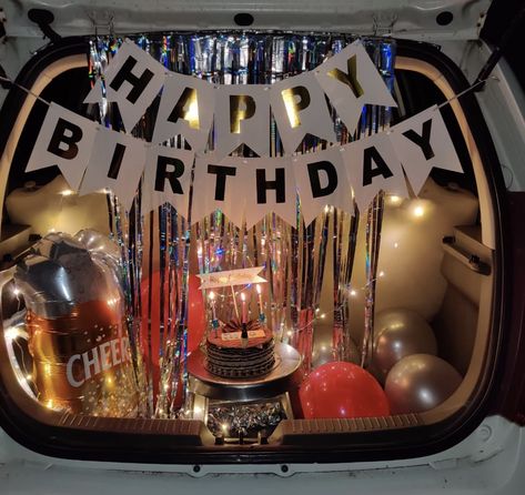 Car Bonet Decor Birthday, Car Decoration For Birthday Surprise For Boyfriend, Happy Birthday Car Decoration Ideas, Trunk Birthday Surprise Ideas, Birthday Car Surprises, Birthday Celebration In Car Ideas, Birthday Celebration In Car, Trunk Birthday Surprise, Birthday In Car