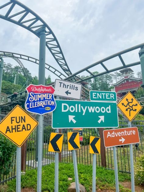 Great Smoky Mountains Aesthetic, Dollywood Park Aesthetic, Dollywood Vacation, Tennessee Dollywood, Dollywood Trip, Dollywood Tennessee, Gatlinburg Honeymoon, Dolly Wood, Dollywood Park