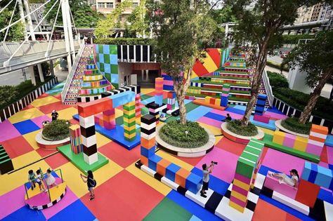 There's a new playground in Hong Kong entirely designed by Craig & Karl, an artistic duo that works on installations, illustrations and more. L'articolo In Hong Kong, there’s a new playground sembra essere il primo su Collateral. Playground Illustration, Atelier Bingo, Indoor Mini Golf, Craig And Karl, Adam Johnson, Superflat, Public Space Design, Children Park, Mini Golf Course