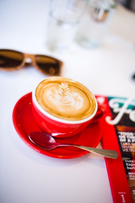 Melbourne Coffee, Coffee Latte Art, Coffee Board, Retro Cafe, Coffee Obsession, Chocolate Caliente, Coffee Photography, Coffee Latte, Coffee Cafe