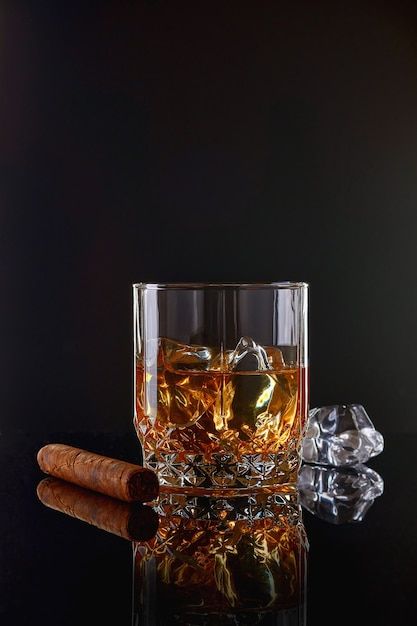 Photo whiskey with ice or brandy in glas... | Premium Photo #Freepik #photo #rum #cognac #whisky #whiskey Whiskey And Cigars Photography, Glass Of Whisky, Whiskey Still, Brandy Glass, Bear Artwork, Whiskey Glasses, Black Table, Still Life Photography, Premium Photo