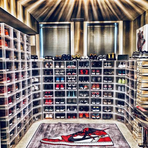 Jordan Depot on Instagram: “🤤 Pretty sure this is what heaven looks like. #JordanDepot @JordanDepot JordanDepot.com ⠀ via @360_soles” Sneakerhead Room, Sneaker Closet, Swag Hats, Hype Beast, Shiny Shoes, How To Cut Nails, Kicks Shoes, Elegant Heels, Stunning Shoes