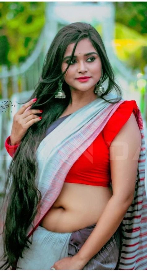 Deep Navel, Saree Navel, Loose Hairstyles, Indian Beauty Saree, Desi Beauty, Beauty Women, Sofia, Long Hair