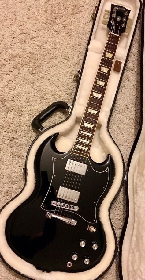 Gibson Sg Standard, Pretty Guitars, Electric Guitar Design, Guitar Photos, Guitar Obsession, Cool Electric Guitars, Gibson Sg, Gibson Guitars, Beautiful Guitars