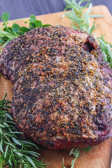 If you're looking for an impressive dish to serve your guests, look no further than Smoked Boneless Leg of Lamb. This succulent and flavourful meat is perfect for special occasions, and it's surprisingly easy to prepare at home. All you need is a smoker, some basic ingredients, and a little bit of patience. So why not give smoked boneless leg of lamb a try? You won't be disappointed. Montana Recipes, Chunky Chili, Best Prime Rib Recipe, Easter Potluck, Lamb Roast Recipe, Roasted Leg Of Lamb, Slow Cooker Chili Easy, Smoked Lamb, Boneless Leg Of Lamb