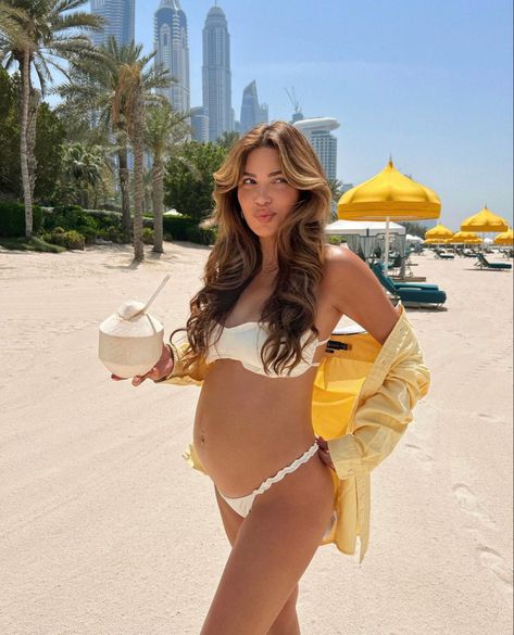 Babymoon Pictures, Female Samurai, Babymoon Photos, Happy Pregnancy, Negin Mirsalehi, Third Trimester, Babymoon, Future Lifestyle, Maternity Swimwear