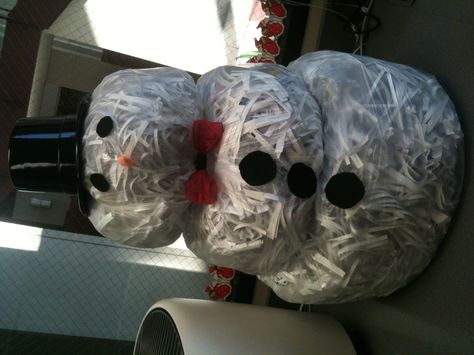 Trash bag snowman full of paper shredding. Snowman Contest Ideas, Snowman Hamper Toss Game, Snow Man Toilet Paper Craft, White Garbage Bag Snowman, Homemade Snowman Toilet Paper, Snowman Recycled Materials, Christmas Party Photo Booth, Odyssey Of The Mind, Christmas Party Photo