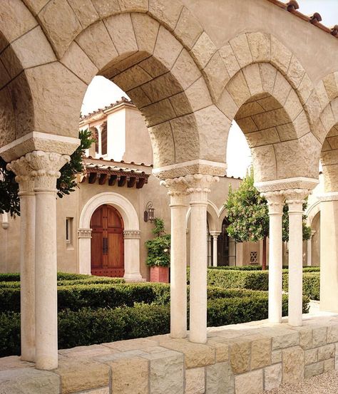 Byzantine arches and hand-carved double columns frame the motor court at this Italianate villa. Interior design by #suzannetucker… Plaster House, Rustic Entry, Montecito California, Spanish Style Architecture, Mediterranean Exterior, Rustic Exterior, Mediterranean Architecture, Tuscan Design, Mediterranean Home Decor