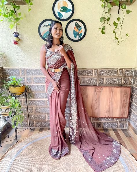 💗💗For Order And More Details 9601606887 Presenting You Most Beautiful 1 Min Seqwance Saree Collection With Our Own Real Modeling Shoot😍😍😍 KC-750 Fabric Details Saree : Premium georgette with seqwance work ( 1 Min Saree ) Blouse : Satin banglori silk with seqwance work {1 Mtr} Saree Size Ready To Wear Saree Upto Xxl Note Our Own Real Modeling Shoot😍😍 RATE- 1300/- redy to wear with belt #designersarees #designersaree #saree #sharee #sari #Partysaree #partywearsarees #festivalstyle #fest... Modeling Shoot, Blouse Satin, Peach Saree, Sequin Saree, Silk Saree Kanchipuram, Salwar Dress, Chanderi Silk Saree, Dress Salwar Kameez, Party Sarees