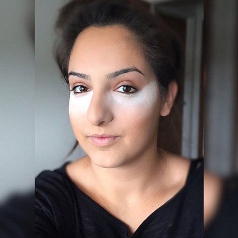 Why "Sandbags" Under Your Eyes Are a Must-Try Makeup Technique: If you have yet to try the baking makeup technique, you need to add it to your beauty skill set ASAP. Baking Makeup Technique, Baking Makeup, Make Up Tools, Eye Makeup Steps, Dark Under Eye, Popsugar Beauty, Undereye Circles, Image Skincare, Eye Concealer