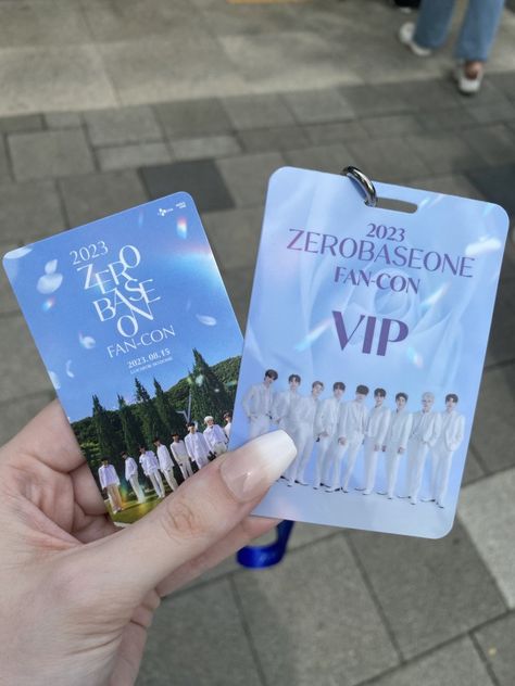 ZEROBASEONE FAN-CON badge Zerobaseone Concert, Zb1 Concert, Zb1 Aesthetic, Zerobaseone Aesthetic, Concert Bags, Aesthetic Kpop, Concert Tickets, Group Photos, Kpop Aesthetic