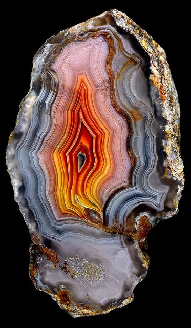 Light my fire | Flickr - Photo Sharing! Coyamito Agate, Geode Rocks, Geode Art, Rock Minerals, Pretty Rocks, Beautiful Rocks, Wood Lamps, Mineral Stone, Rocks And Gems