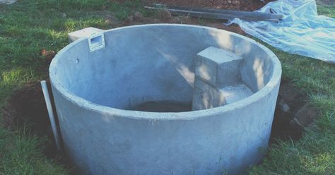 #plungepools #plungepoolconstruction #customplungepool #sydney #concreteplungepool #plungepoolsnsw #plungeswimmingpool Water Tank Pool, Farm Pool, Pool Concrete, Pool Cocktails, Cowboy Pool, Concrete Pools, Backyard Spa, Plunge Pools, Swimming Pool Construction